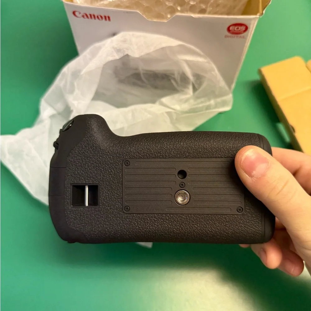 Canon Black BG-E21 Battery Grip